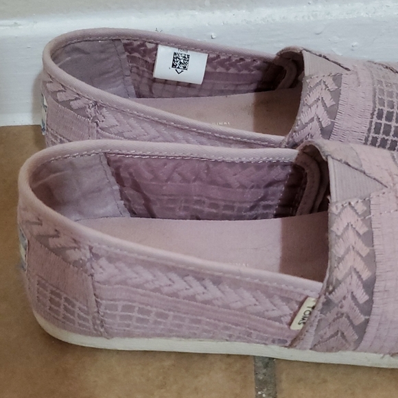 Lavender Toms Sz 6 - Picture 4 of 4